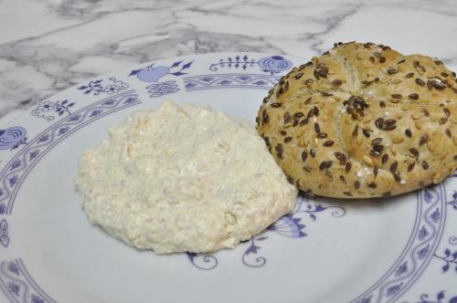 Sýrová pomazánka se šunkou – Snadné recept z Česko kuchyně, hotový za Do 30 minut